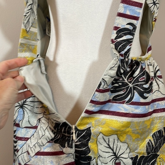 🤩3 for $30 Bundle Deal🤩
H&M metallic cutout dress - Picture 7 of 9